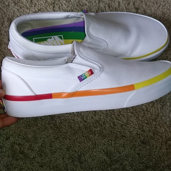 Shoes - Picture 4 of 4